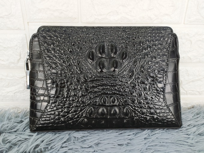 Clutch cầm tay vân cá sấu, khóa số bảo mật VOC75