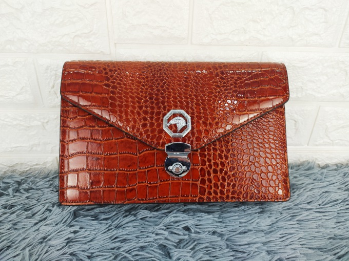 Clutch vân cá sấu khóa cài CT22-N 11 Clutch dáng dài vân cá sấu khóa cài VOC67