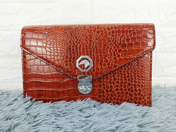 Clutch vân cá sấu khóa cài CT22-N 12 Clutch dáng dài vân cá sấu khóa cài VOC67