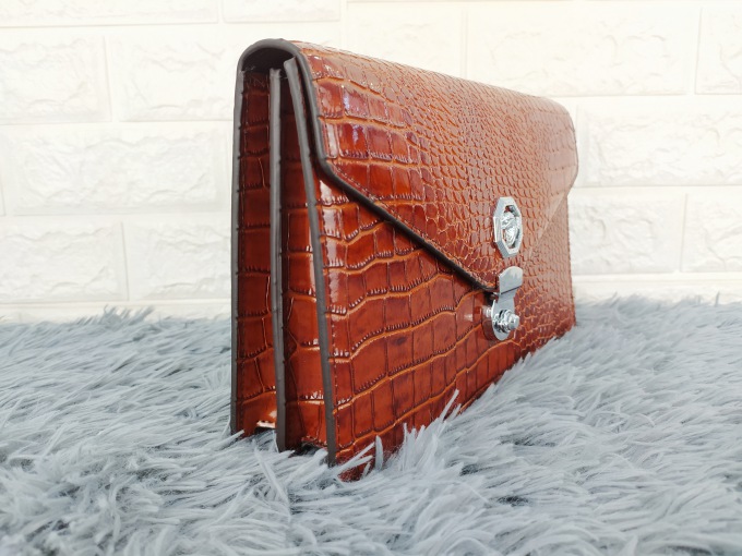 Clutch vân cá sấu khóa cài CT22-N 13 Clutch dáng dài vân cá sấu khóa cài VOC67