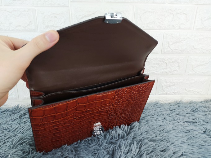 Clutch vân cá sấu khóa cài CT22-N 18 Clutch dáng dài vân cá sấu khóa cài VOC67