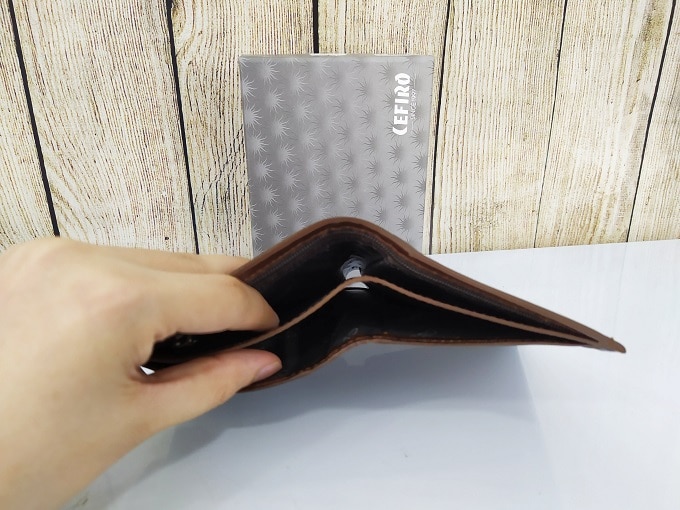 Ví da nam Cefiro viền chỉ nổi độc đáo VDD71