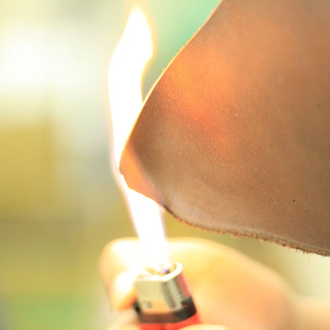 Đốt ví da bò thật có hiện tượng gì