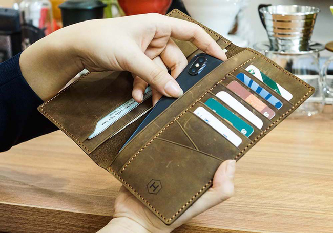 Bí quyết bảo quản ví da nam luôn bền đẹp