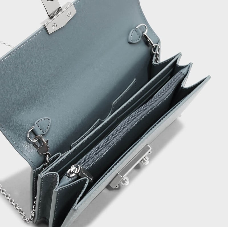 Clutch Là Gì? Bạn nên sở hữu một chiếc túi hay Clutch?