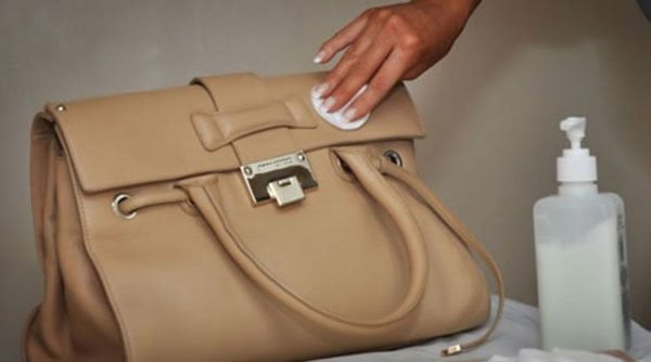 Làm sạch túi thường xuyên