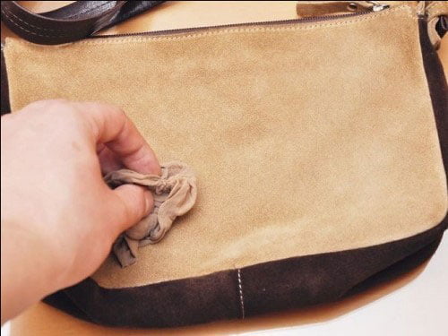 Cách xử lý túi da bị xước tại nhà đẹp như mới 9 5 Cách xử lý túi da bị xước tại nhà đẹp như mới